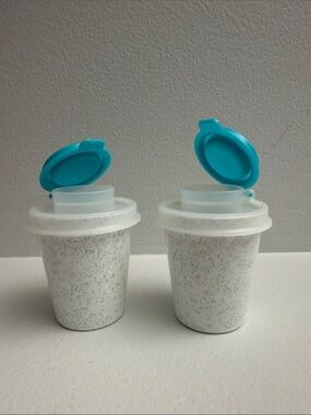 Tupperware salt and pepper shaker midgets